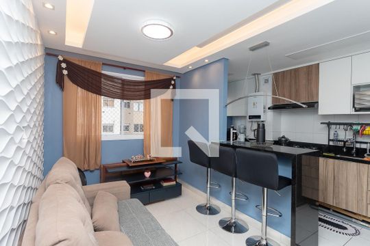 Apartamento à venda com 2 quartos, 43m² em Piraporinha, Diadema