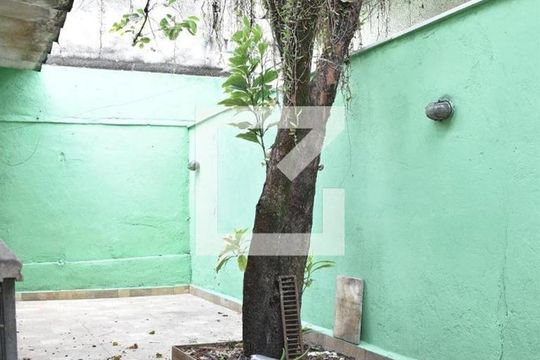 Quintal de casa para alugar com 4 quartos, 126m² em Campo Grande, Rio de Janeiro