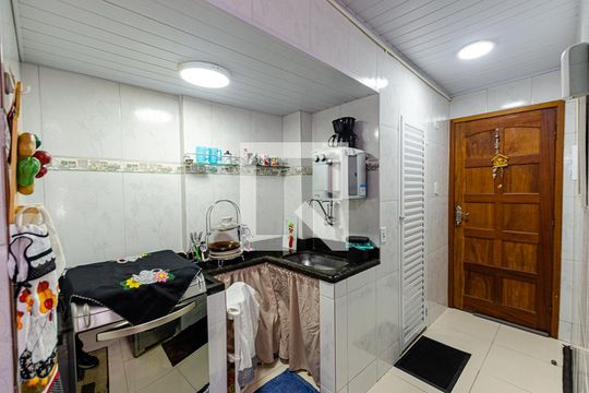 Cozinha de kitnet/studio à venda com 1 quarto, 20m² em Centro, Niterói