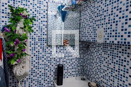 Banheiro de kitnet/studio à venda com 1 quarto, 20m² em Centro, Niterói