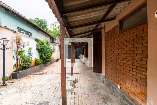 Quintal de casa à venda com 3 quartos, 300m² em Vila Mariana, São Paulo