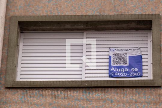placa de apartamento para alugar com 2 quartos, 78m² em Alto de Pinheiros, São Paulo