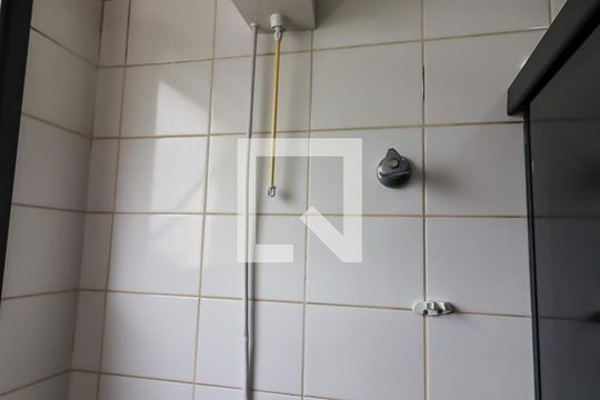 Banheiro Corredor de apartamento à venda com 2 quartos, 60m² em Parque Taboão, Taboão da Serra