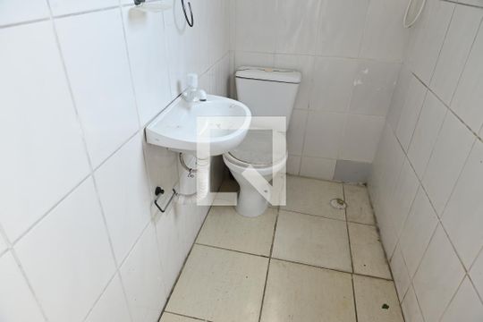 Banheiro 2 de apartamento para alugar com 2 quartos, 86m² em Vila Tupi, Praia Grande