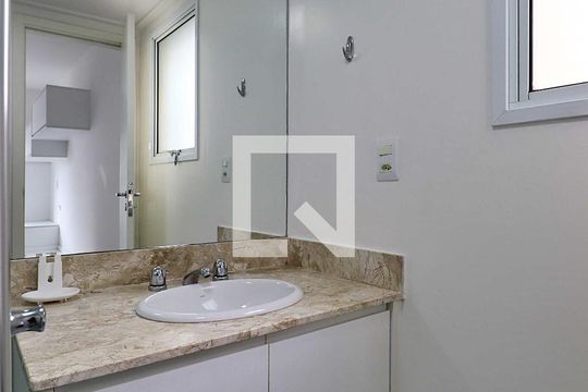 Banheiro do Quarto 1 - Suíte 1 de apartamento para alugar com 2 quartos, 89m² em Jardim, Santo André