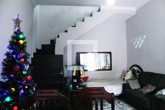 Sala de casa para alugar com 3 quartos, 200m² em Vila Nova Curuçá, São Paulo