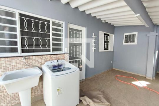 Área de Serviço de casa à venda com 3 quartos, 200m² em Vila Formosa, Campinas