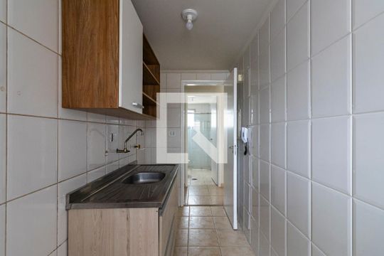 Cozinha de apartamento para alugar com 1 quarto, 42m² em Liberdade, São Paulo