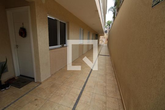 Corredor de apartamento para alugar com 1 quarto, 33m² em Vila Guarani(zona Leste), São Paulo