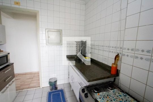 Cozinha de apartamento para alugar com 2 quartos, 70m² em Rio Pequeno, São Paulo