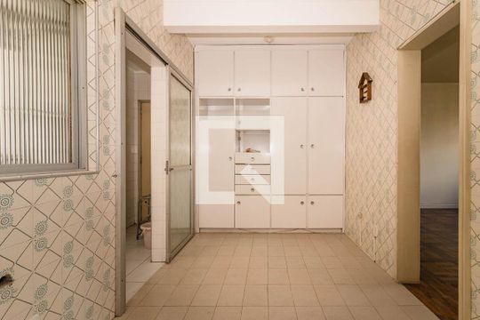 Cozinha de apartamento para alugar com 3 quartos, 95m² em Bom Fim, Porto Alegre