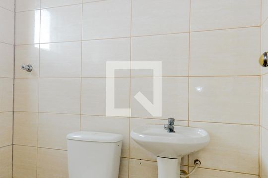 Banheiro de kitnet/studio para alugar com 1 quarto, 30m² em Vila Leonor, Guarulhos
