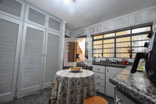 Cozinha de casa para alugar com 3 quartos, 185m² em Campo Belo, São Paulo
