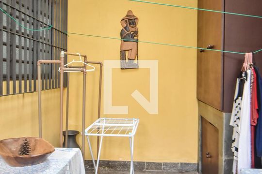 Área Externa de casa para alugar com 3 quartos, 185m² em Campo Belo, São Paulo