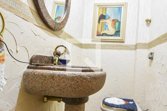 Lavabo de casa para alugar com 3 quartos, 185m² em Campo Belo, São Paulo