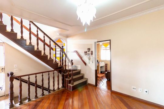Sala de casa à venda com 5 quartos, 600m² em Diamante (barreiro), Belo Horizonte