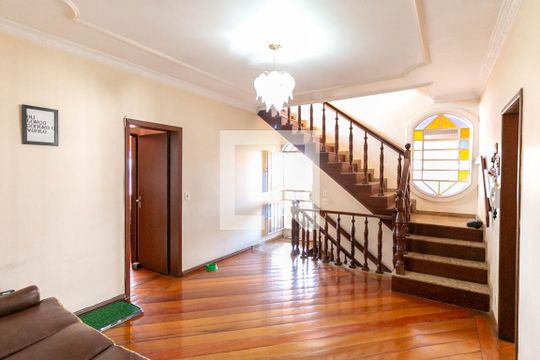 Casa à venda com 5 quartos, 600m² em Diamante (barreiro), Belo Horizonte
