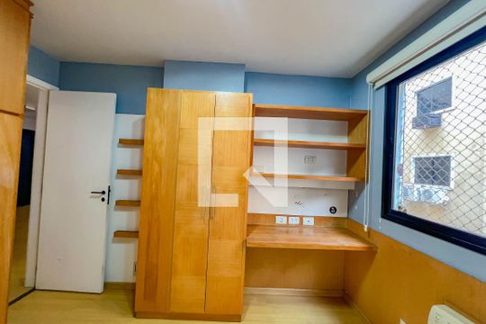 Quarto 1 de apartamento à venda com 2 quartos, 80m² em Laranjeiras, Rio de Janeiro