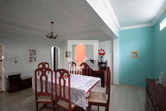 Copa de casa para alugar com 4 quartos, 238m² em Cenaculo, Belo Horizonte