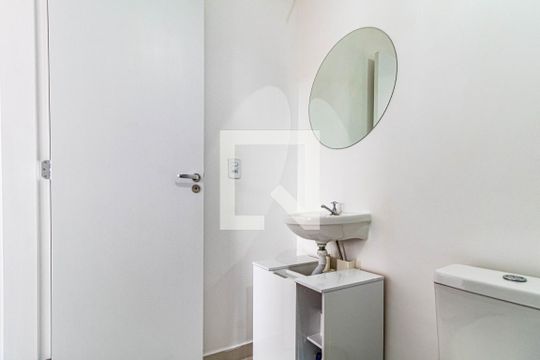 Banheiro de apartamento para alugar com 1 quarto, 25m² em Vila Butantã, São Paulo