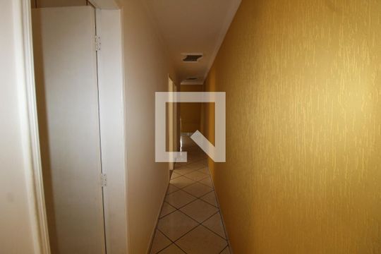 Corredor de casa à venda com 2 quartos, 110m² em Vila Santa Clara, São Paulo