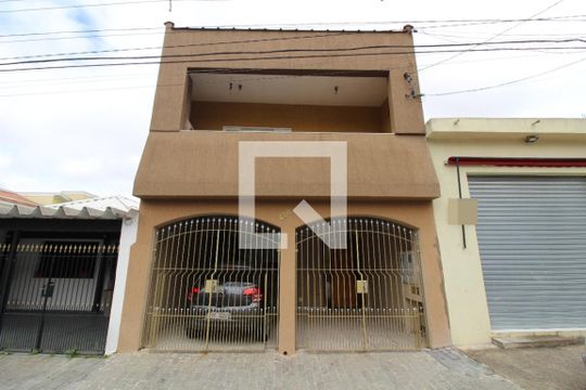 Fachada de casa à venda com 2 quartos, 110m² em Vila Santa Clara, São Paulo