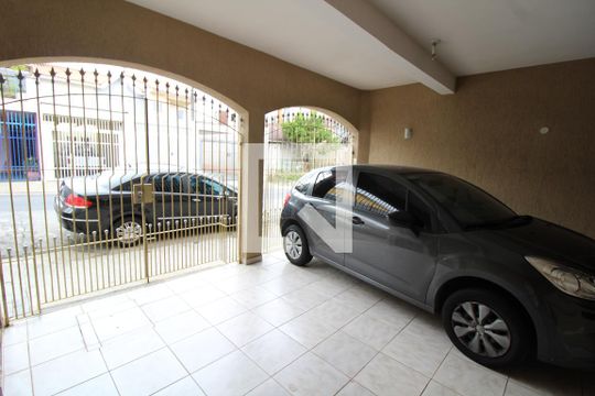 Garagem de casa à venda com 2 quartos, 110m² em Vila Santa Clara, São Paulo