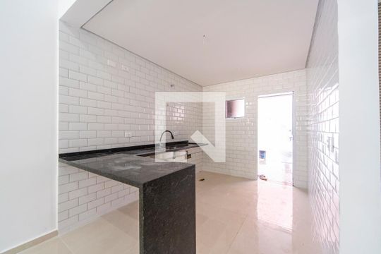 Cozinha de casa de condomínio à venda com 4 quartos, 200m² em Parque São Vicente, Mauá
