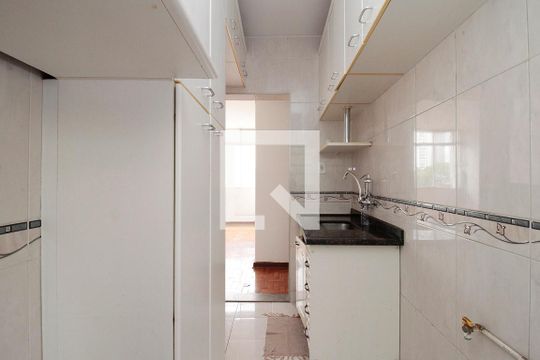 Cozinha de apartamento para alugar com 2 quartos, 72m² em Bela Vista, São Paulo