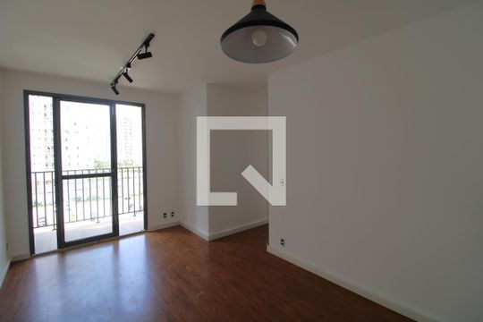Apartamento à venda com 3 quartos, 58m² em Usina Piratininga, São Paulo