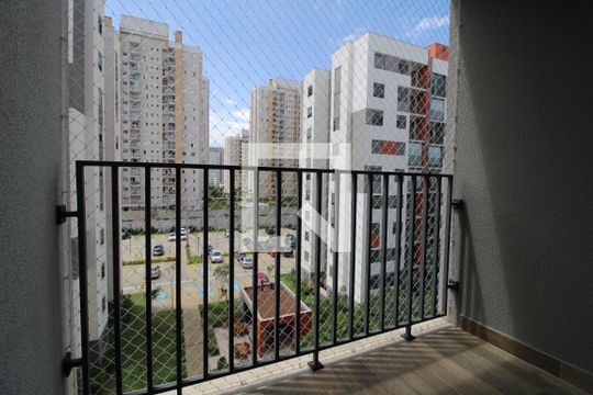 Sacada de apartamento à venda com 3 quartos, 58m² em Usina Piratininga, São Paulo