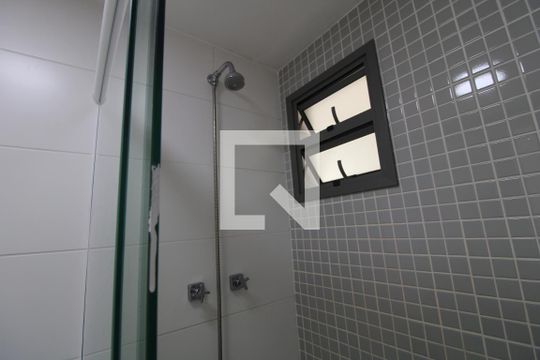 Chuveiro banheiro comum de apartamento à venda com 3 quartos, 58m² em Usina Piratininga, São Paulo