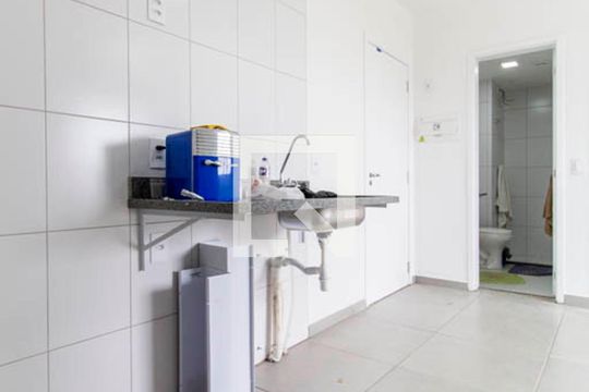 Cozinha e Área de Serviço de apartamento para alugar com 2 quartos, 34m² em Vila Pierina, São Paulo