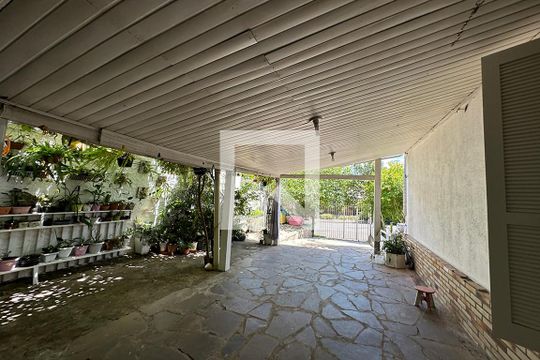 Garagem de casa à venda com 3 quartos, 140m² em Duque de Caxias, São Leopoldo