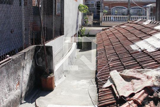 Area superior de casa para alugar com 2 quartos, 200m² em Jardim Itapemirim, São Paulo