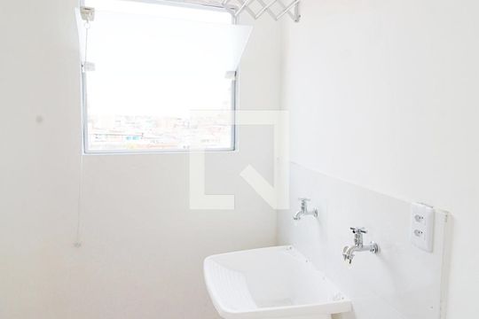 Cozinha e Área de Serviço de kitnet/studio para alugar com 1 quarto, 43m² em Parque Pinheiros, Taboão da Serra
