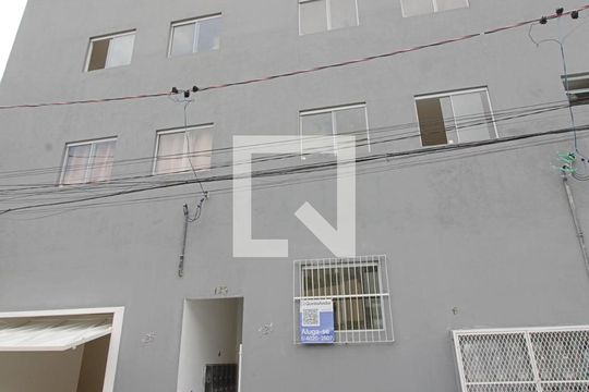 Fachada  de kitnet/studio para alugar com 1 quarto, 43m² em Parque Pinheiros, Taboão da Serra