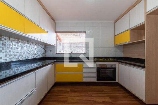 Cozinha de casa para alugar com 2 quartos, 130m² em Parque Jabaquara, São Paulo