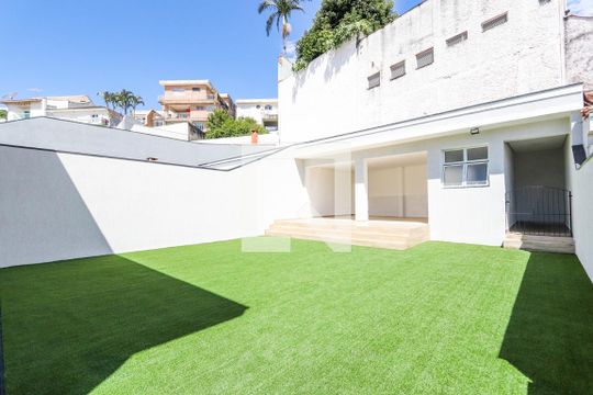 Quintal de casa para alugar com 5 quartos, 650m² em Jardim Franca, São Paulo