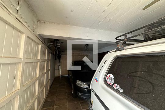 Garagem de casa à venda com 3 quartos, 270m² em Boa Vista, Novo Hamburgo