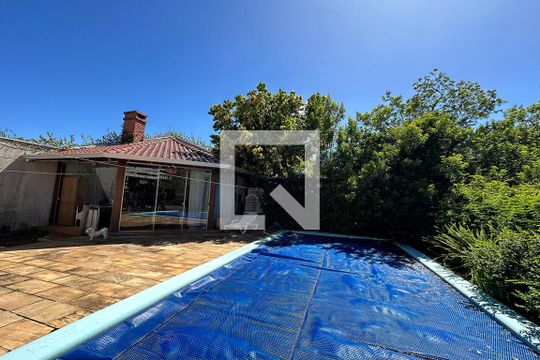 Quintal de casa à venda com 3 quartos, 270m² em Boa Vista, Novo Hamburgo