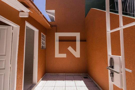 Área externa de casa à venda com 2 quartos, 100m² em Penha de França, São Paulo