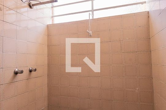 Banheiro Social de casa à venda com 2 quartos, 100m² em Penha de França, São Paulo