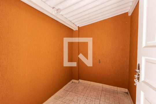 Quarto serviço de casa à venda com 2 quartos, 100m² em Penha de França, São Paulo