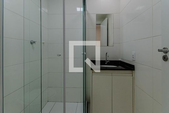 Banheiro de apartamento para alugar com 1 quarto, 27m² em Vila Dom Pedro I, São Paulo