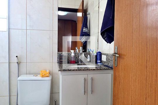 Banheiro do Quarto 1 - Suíte de apartamento à venda com 3 quartos, 200m² em Parque das Nações, Santo André