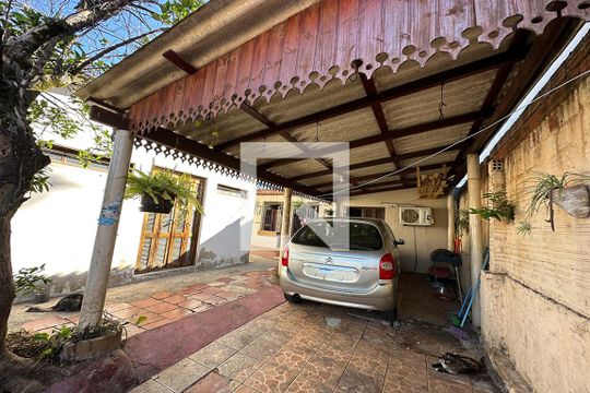 Garagem de casa à venda com 3 quartos, 150m² em Rio dos Sinos, São Leopoldo