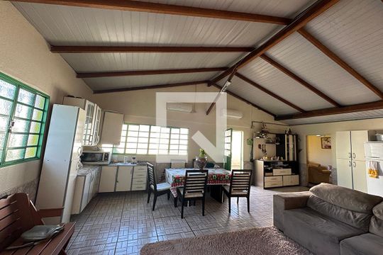 Cozinha de casa para alugar com 3 quartos, 180m² em Rio dos Sinos, São Leopoldo