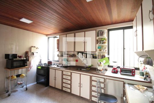 Casa à venda com 4 quartos, 285m² em Santa Rosa, Belo Horizonte