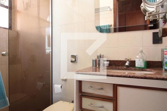 Suíte banheiro  de casa à venda com 4 quartos, 285m² em Santa Rosa, Belo Horizonte